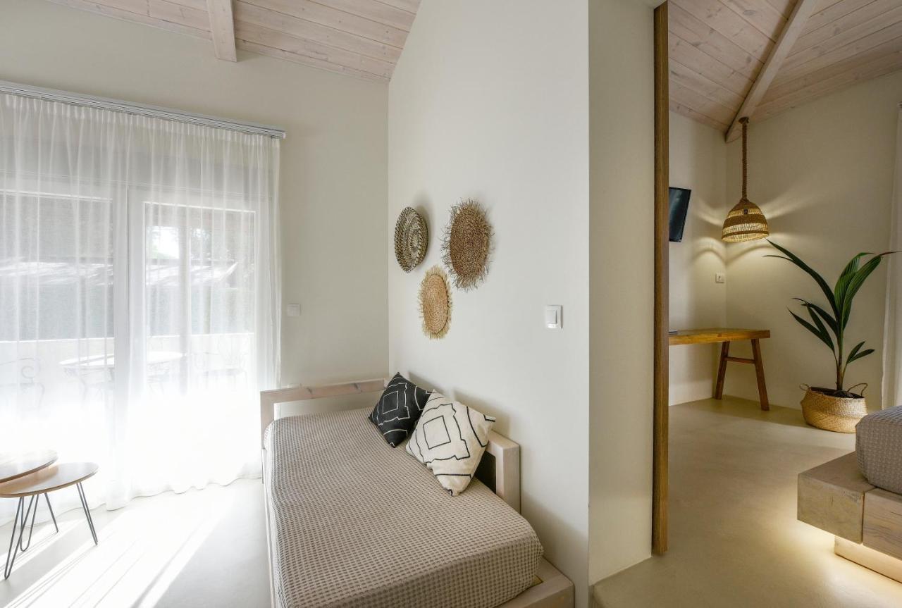 Karidi Beach Boutique Suites Vourvourou Exterior photo