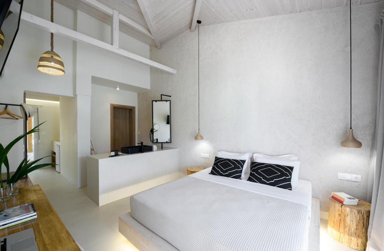 Karidi Beach Boutique Suites Vourvourou Exterior photo